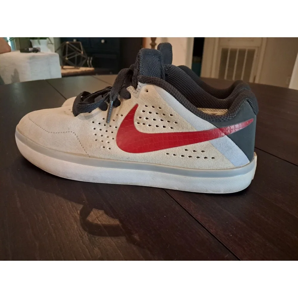 Size 6.5Y - Nike Paul Rodriguez Citadel LR SB Wolf Grey Gym Red‎